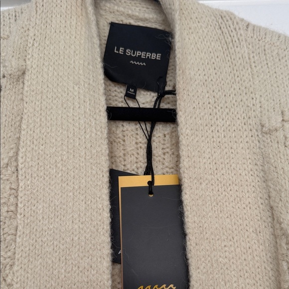 Elegant Cream Cardigan with Fringe - Picture 2 of 3